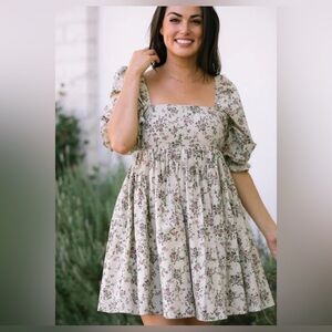 Storia Cream Floral Mini Babydoll Dress. Size Small